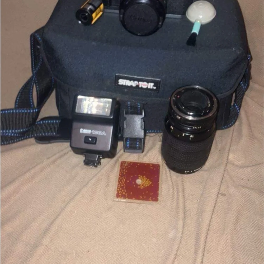 Cannon AV1 -w/50mm f1.8 w/strap